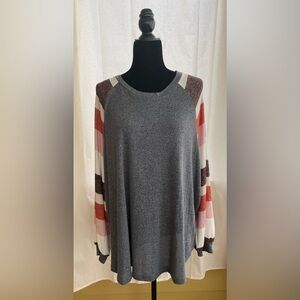 NWOT Maurices Women’s top. Size- 4X. Very soft.